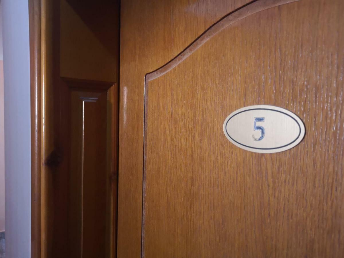 פלייבליה Hotel Delta מראה חיצוני תמונה