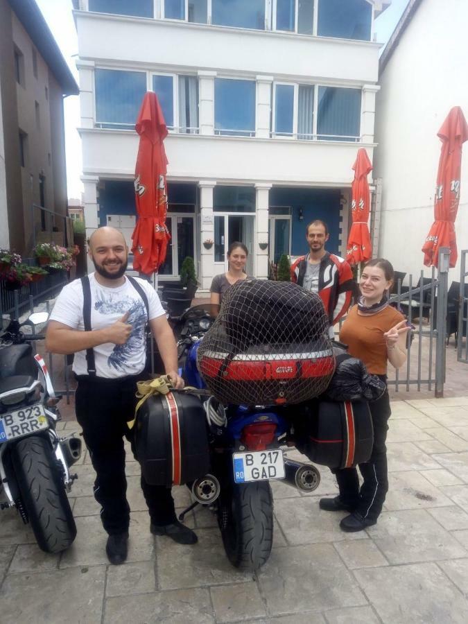 פלייבליה Hotel Delta מראה חיצוני תמונה